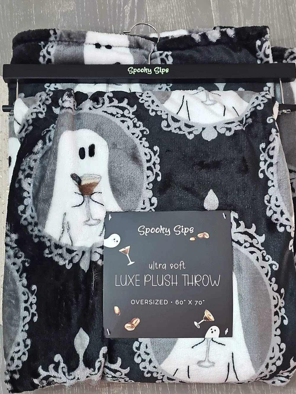 NWT! Spooky Sips Luxe Plush Halloween Framed Martini Ghost Blanket 60